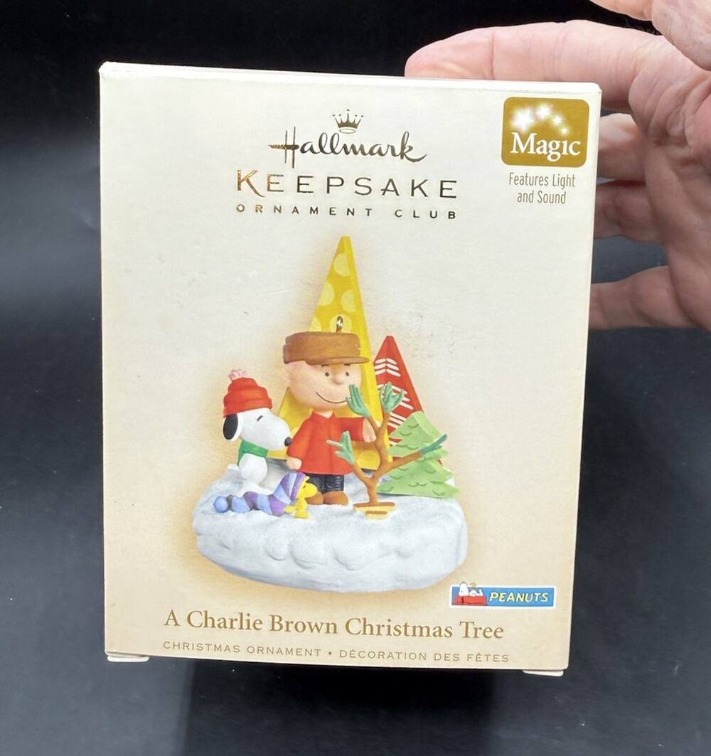 Hallmark Ornament A Charlie Brown Christmas Tree Light Sound Ornament Club 7D